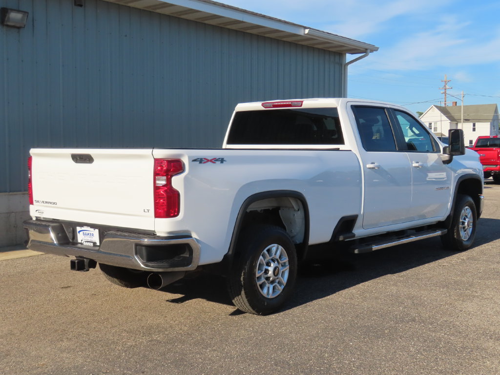 Used 2025 Chevrolet Silverado 2500 LT w/ Convenience Package AWD/4WD image 3