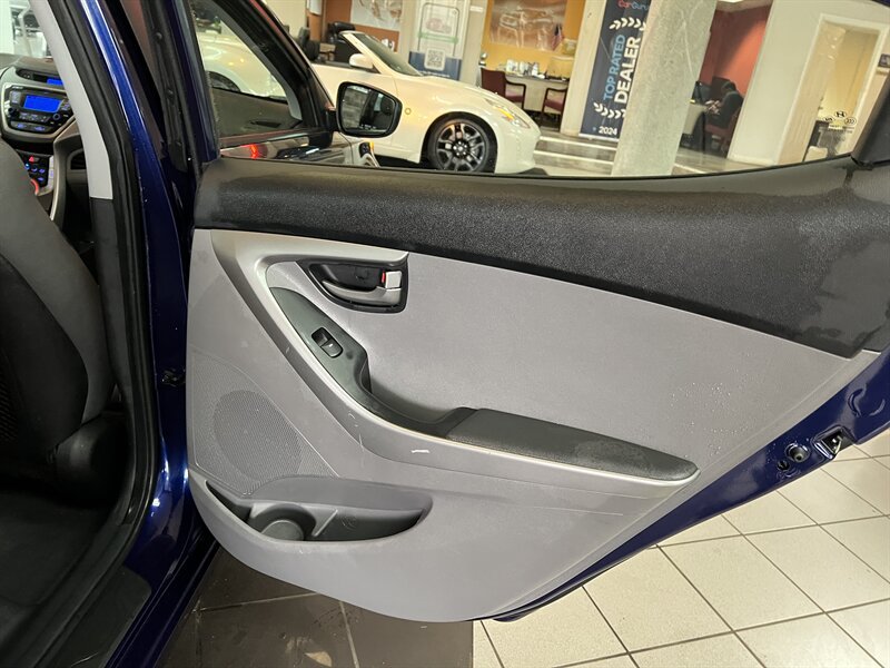 Used 2013 Hyundai Elantra GLS FWD image 22