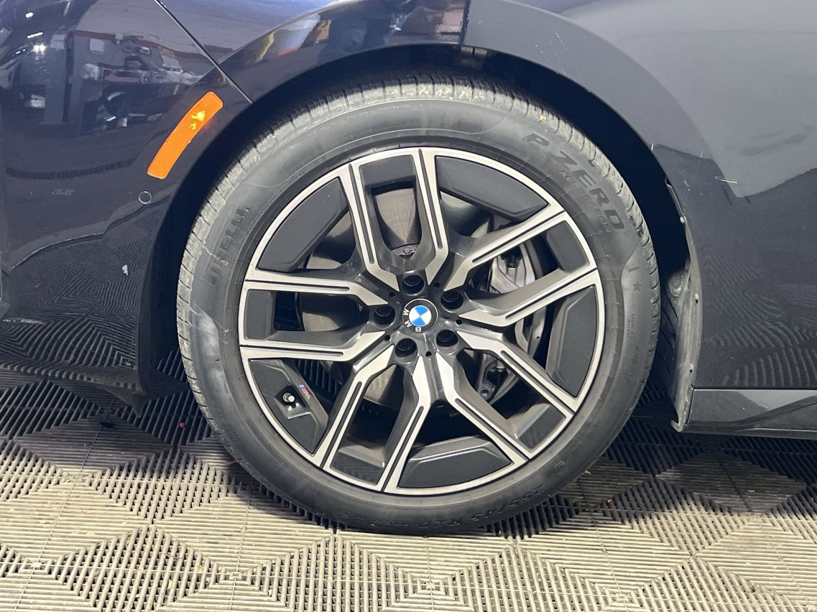 Used 2024 BMW 740i xDrive AWD/4WD image 12