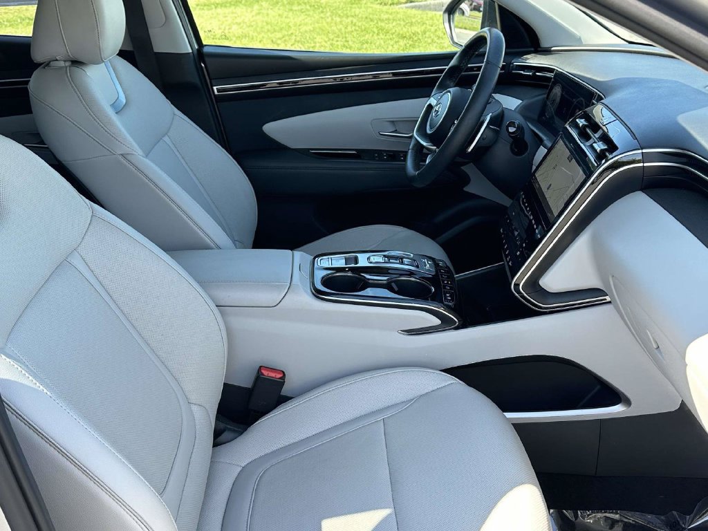 Certified 2023 Hyundai Tucson Limited AWD/4WD image 10