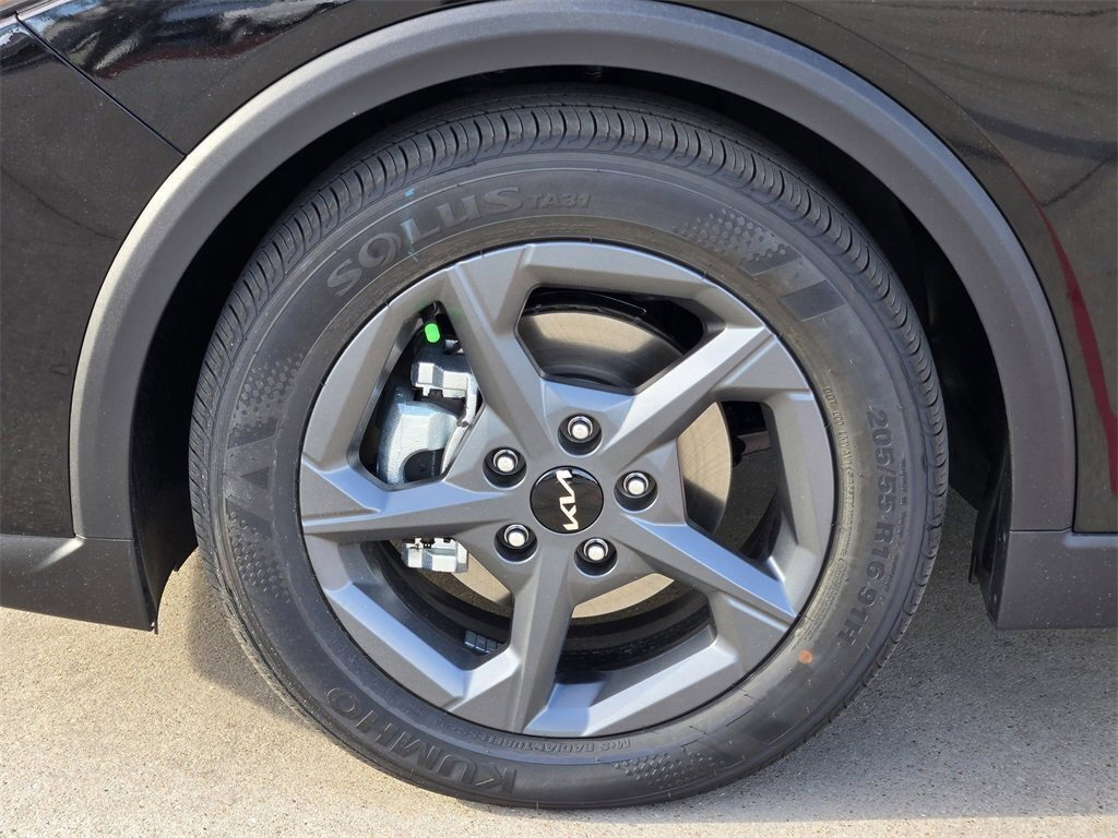 New 2026 Kia K4 LXS image 8