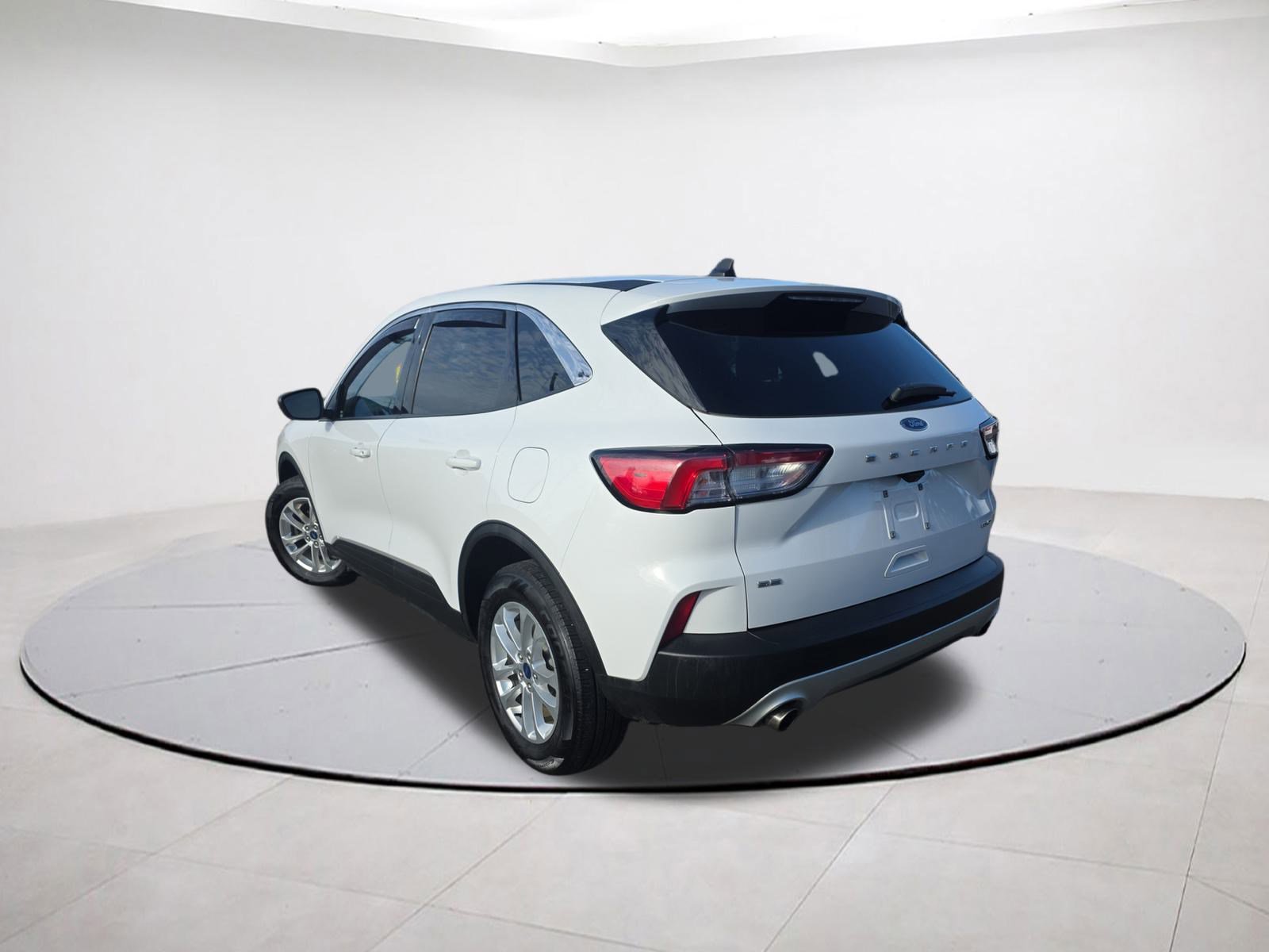 Certified 2022 Ford Escape SE w/ Cold Weather Package image 5