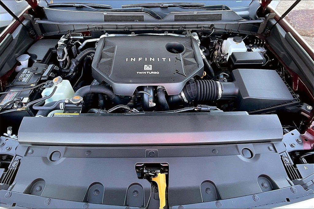 New 2025 INFINITI QX80 Luxe image 12