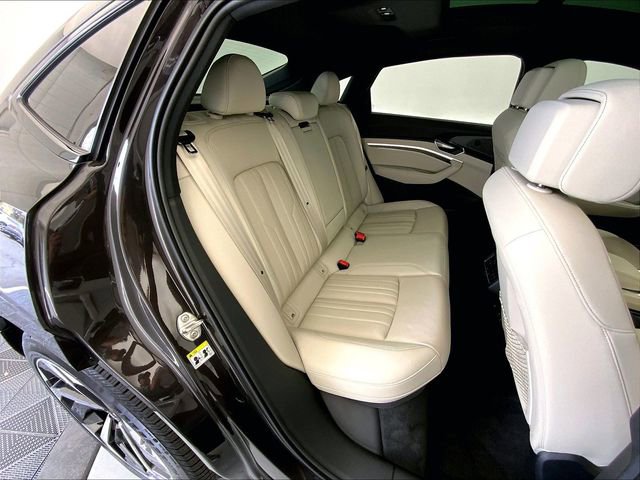 Certified 2024 Audi Q8 e-tron Premium Plus w/ Premium Plus Package image 22