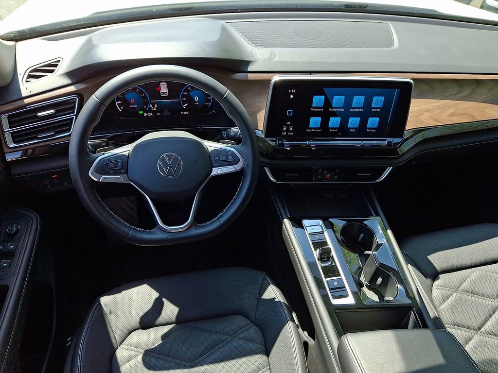 Certified 2025 Volkswagen Atlas SE AWD/4WD image 11