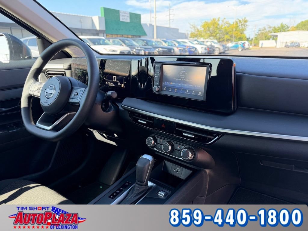 Used 2025 Nissan Kicks S AWD/4WD image 34