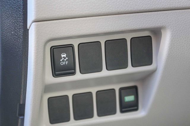 Used 2018 Nissan Rogue Sport SV image 30