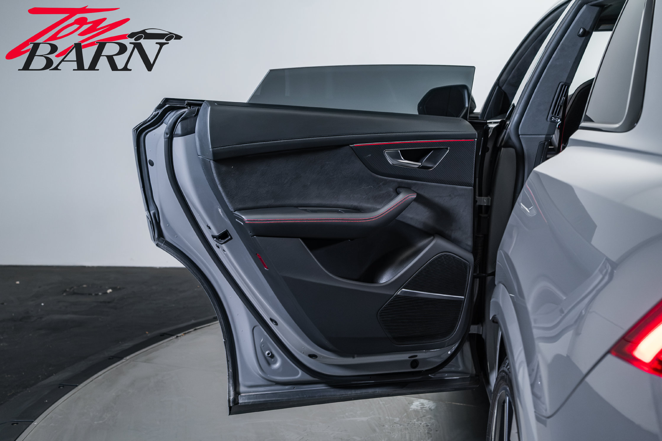 Used 2024 Audi RS Q8 AWD/4WD image 46