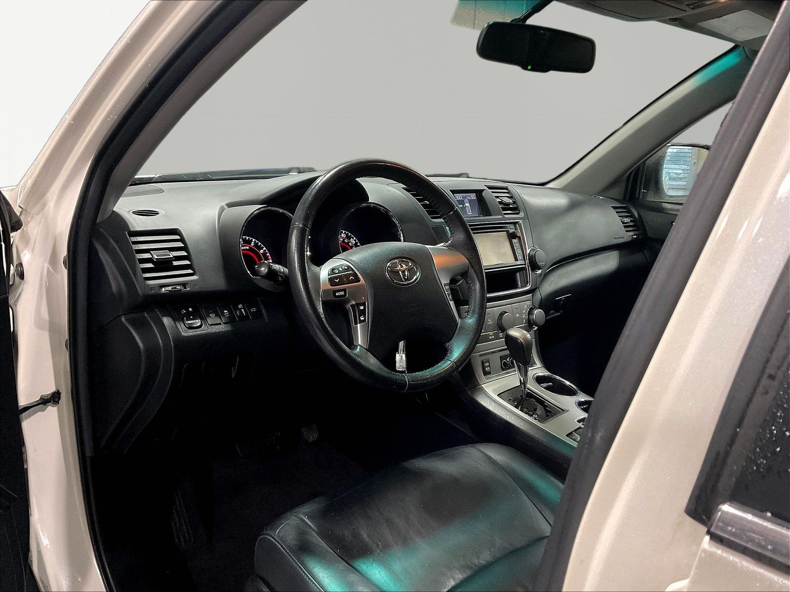 Used 2013 Toyota Highlander SE AWD/4WD image 16
