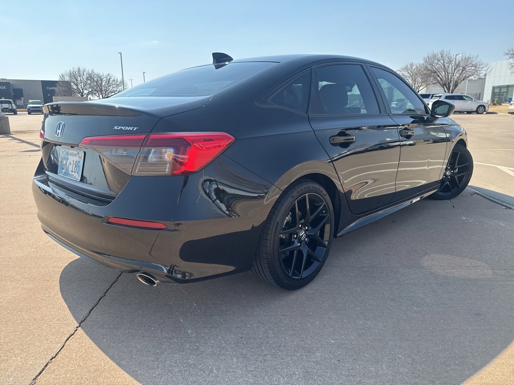 Used 2022 Honda Civic Sport image 3