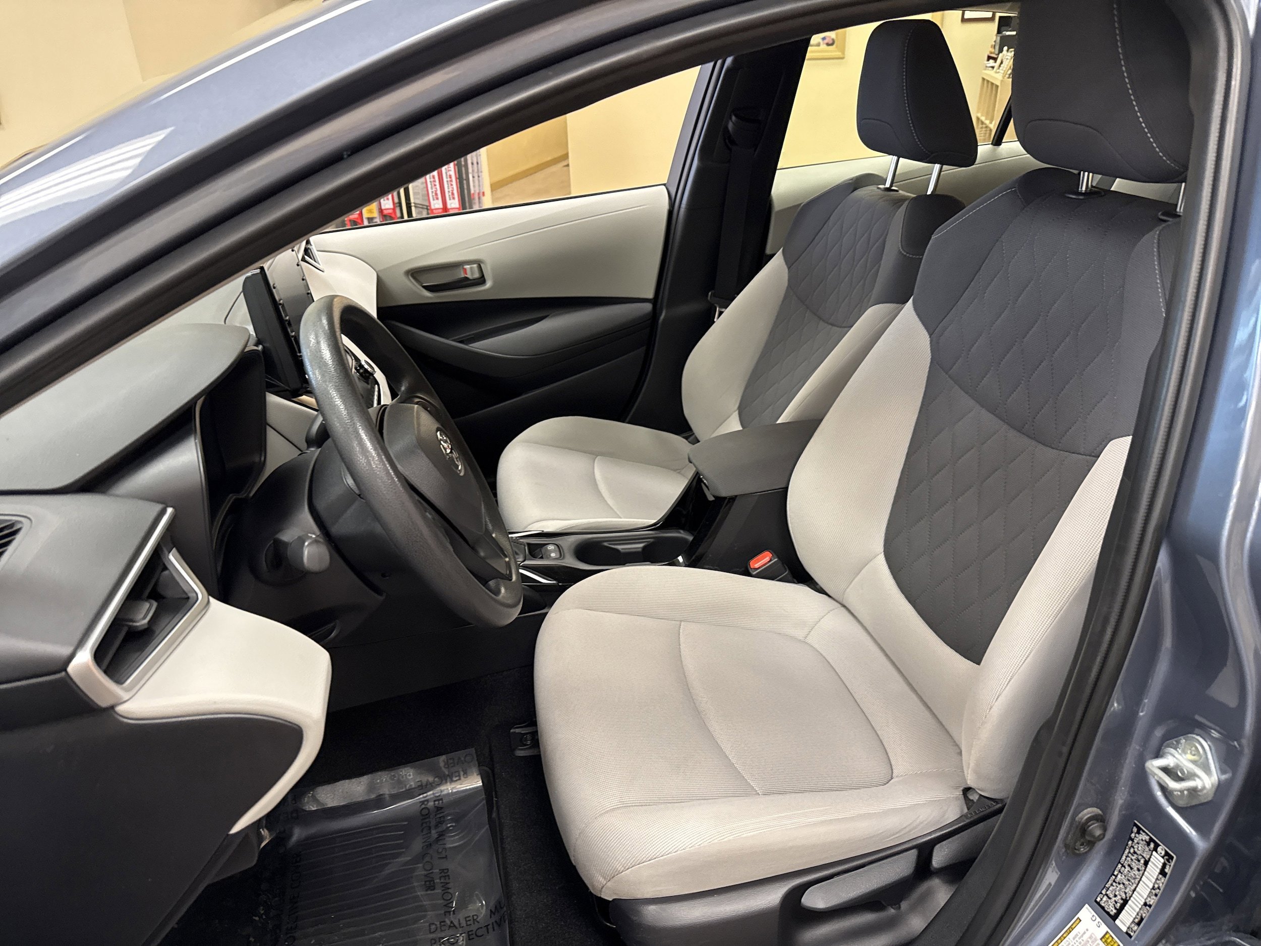 Used 2022 Toyota Corolla LE FWD image 37