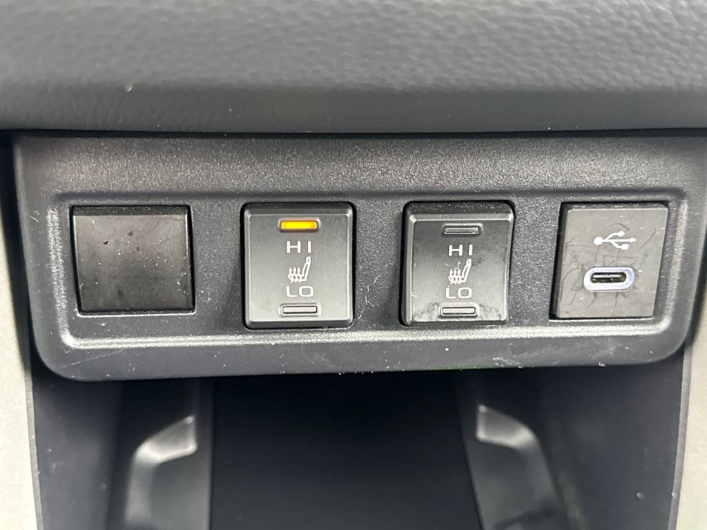 Used 2024 Toyota Corolla Cross XLE image 23