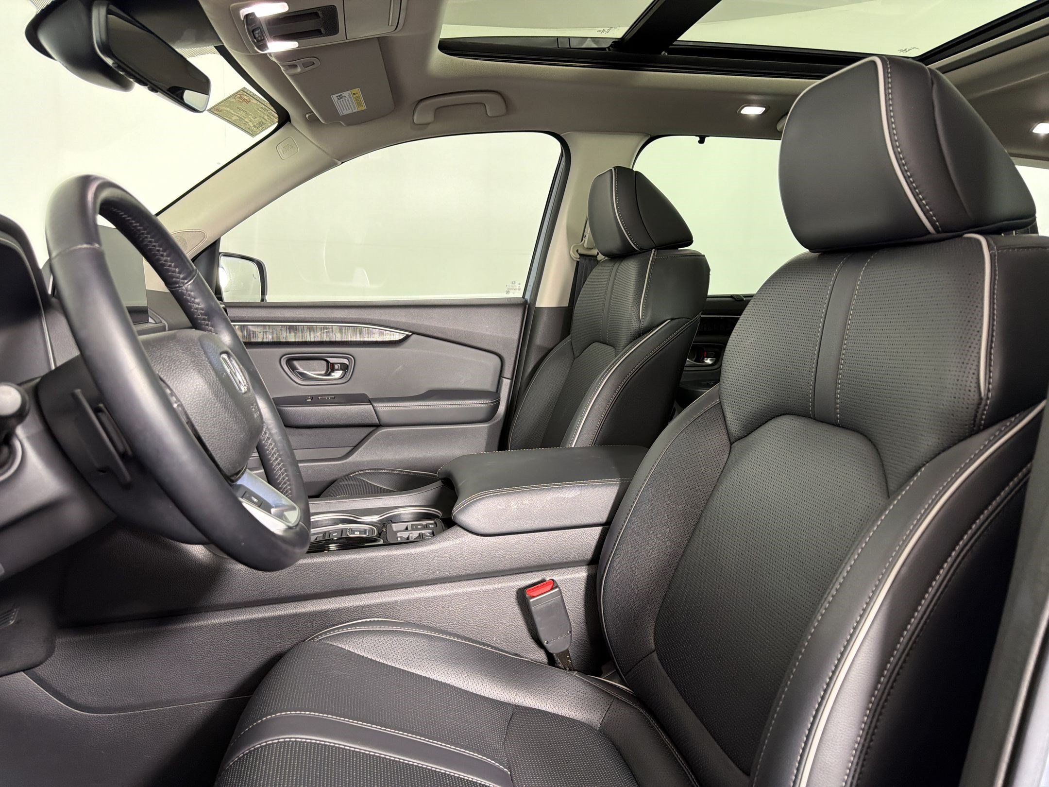 Used 2023 Honda Pilot Elite image 4