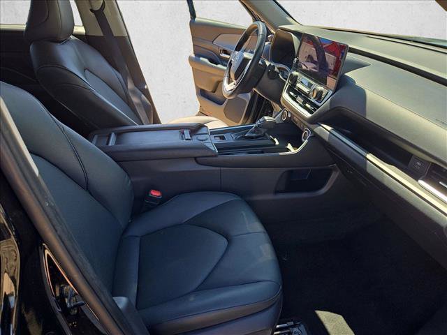 Used 2025 Toyota Grand Highlander AWD image 18