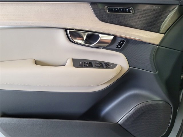 New 2026 Volvo XC90 B6 Plus w/ Protection Package Premier image 34