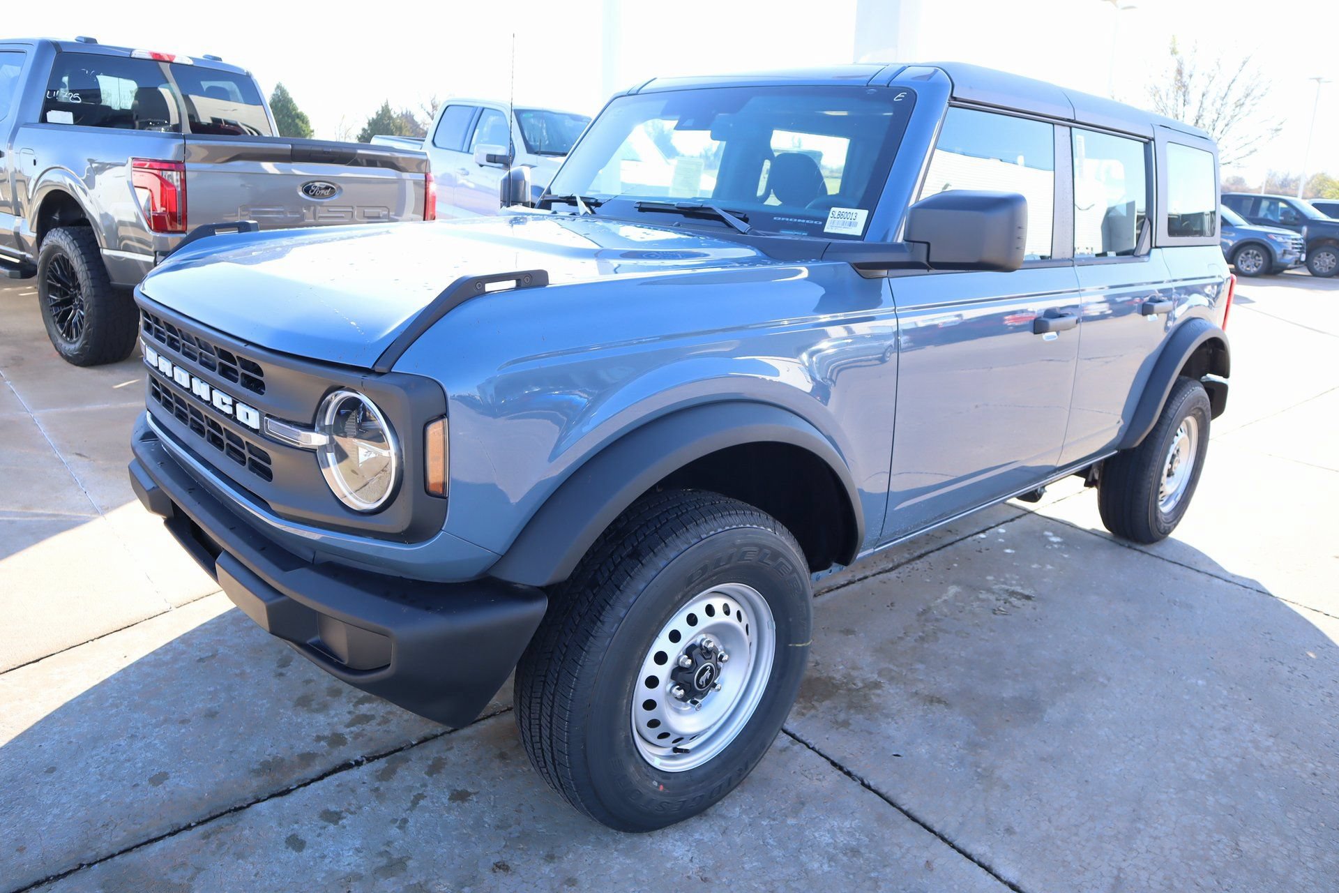 New 2025 Ford Bronco 4-Door AWD/4WD image 10