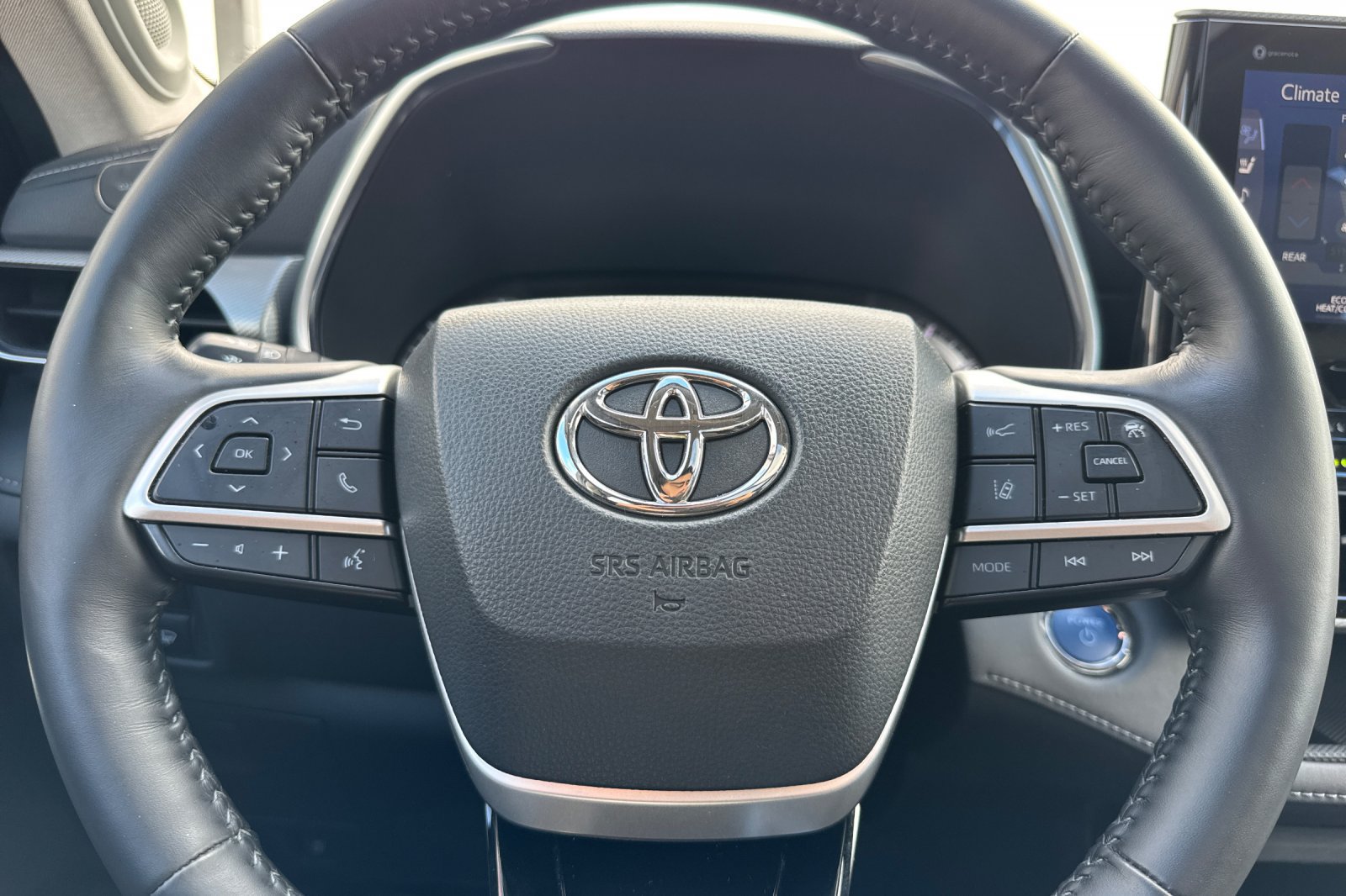 Certified 2022 Toyota Highlander Platinum AWD/4WD image 28