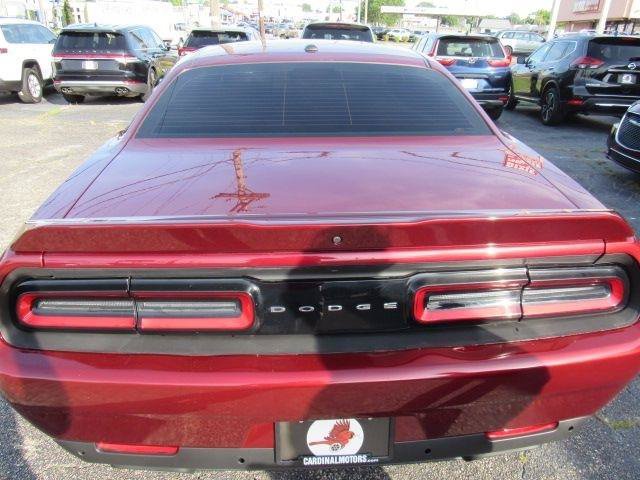 Used 2021 Dodge Challenger SXT w/ Driver Convenience Group RWD image 11