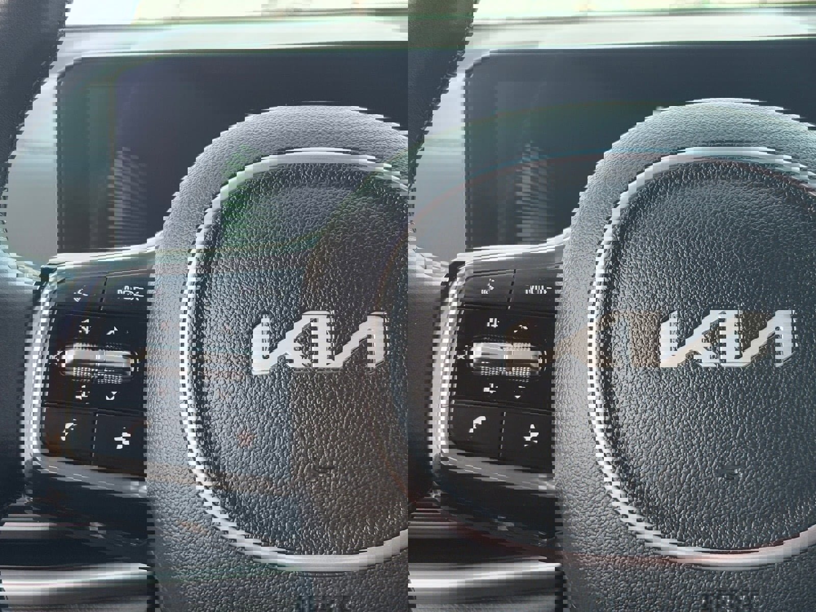 Used 2024 Kia Sorento S image 19