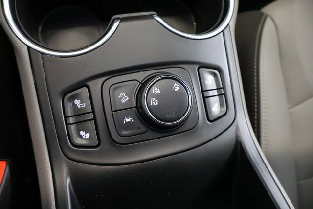 Used 2023 GMC Terrain SLT image 22