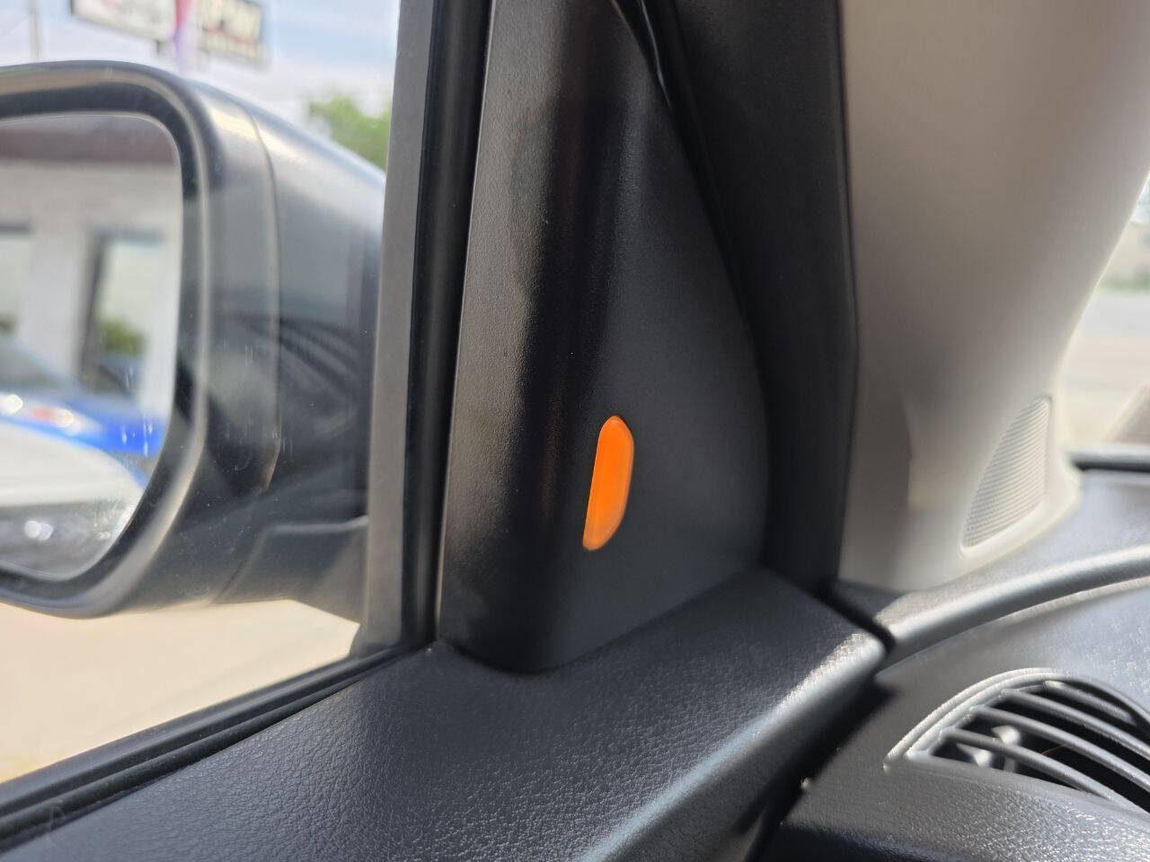 Used 2021 Nissan Kicks S image 15