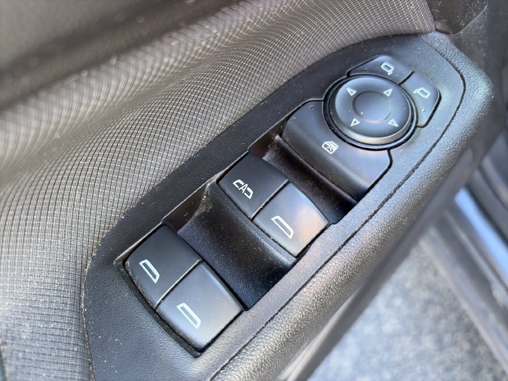 Used 2022 Chevrolet Equinox RS FWD image 18