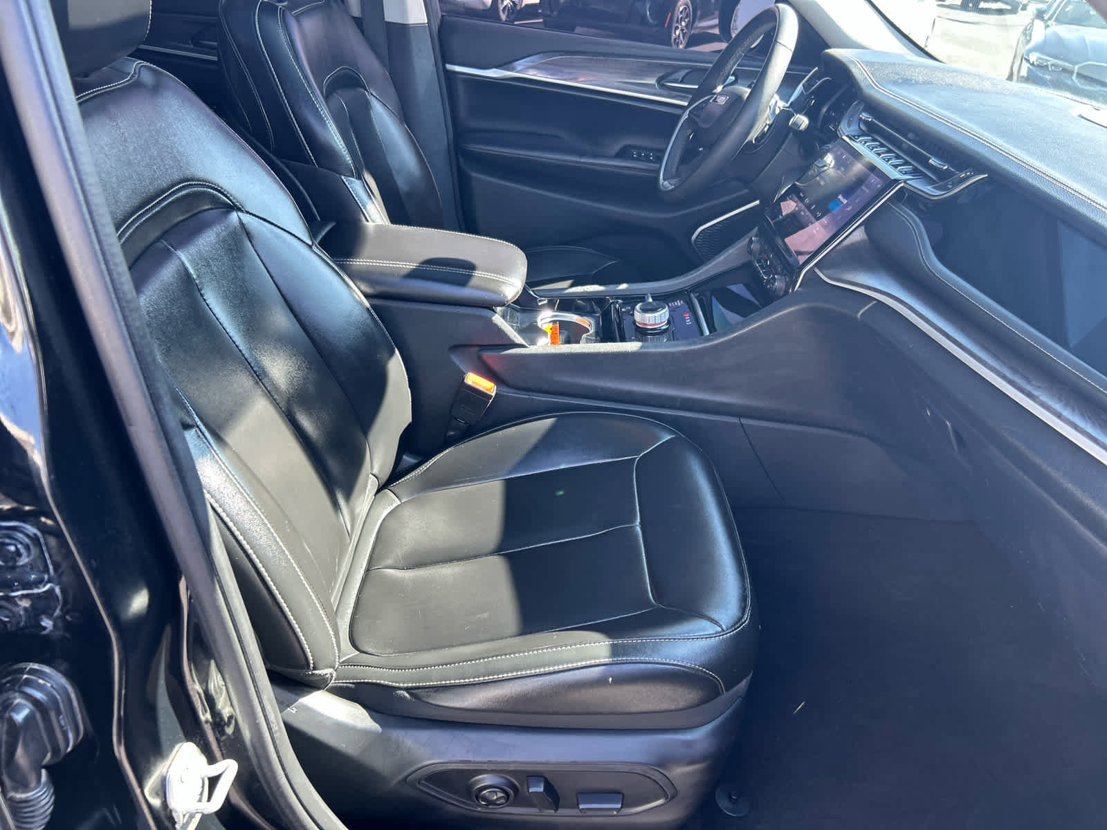 Used 2023 Jeep Grand Cherokee 4WD 4xe image 13