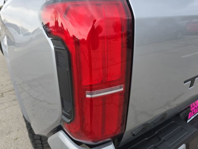 Used 2025 Toyota Tacoma SR5 image 33