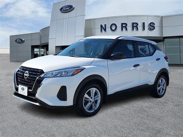 Used 2024 Nissan Kicks S image 2