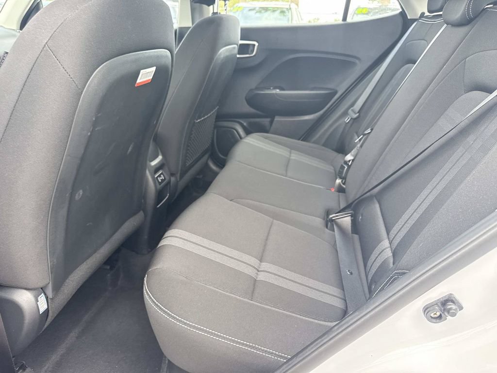 Used 2025 Hyundai Venue SEL FWD image 13