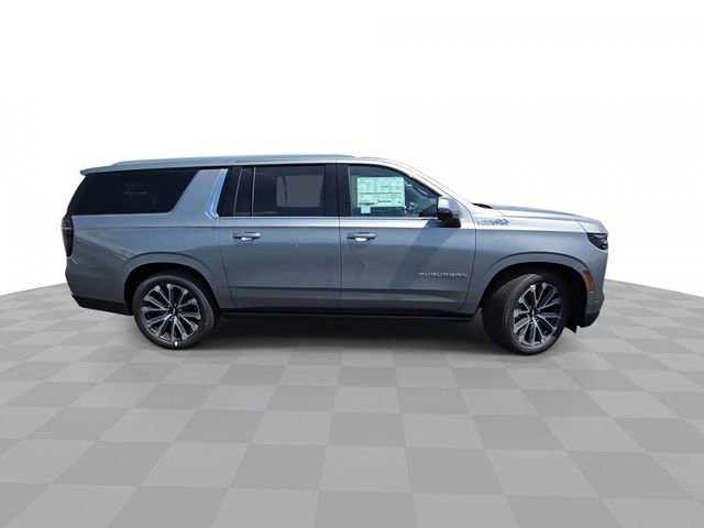 New 2025 Chevrolet Suburban High Country AWD/4WD image 9