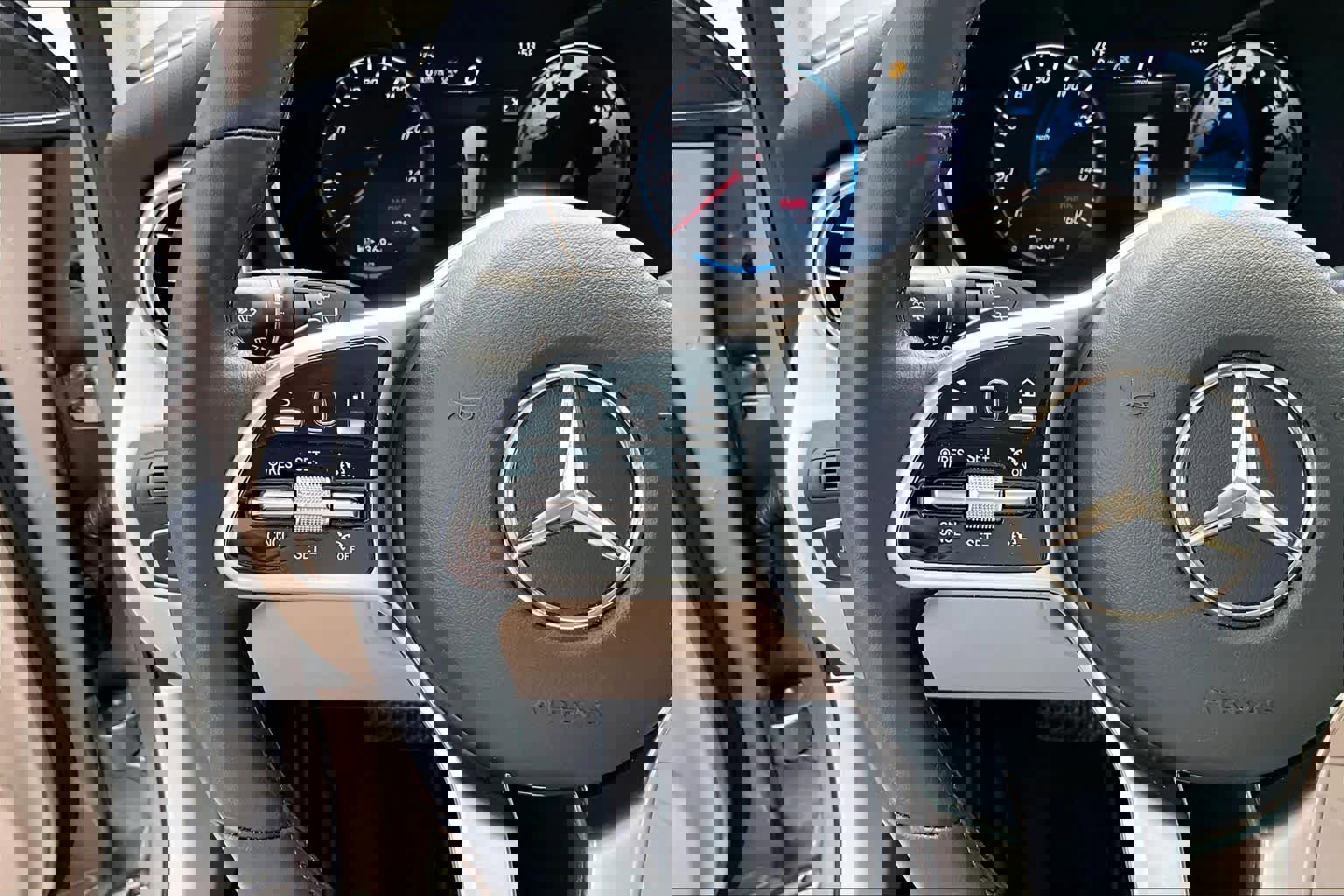 Used 2022 Mercedes-Benz GLC 300 image 23