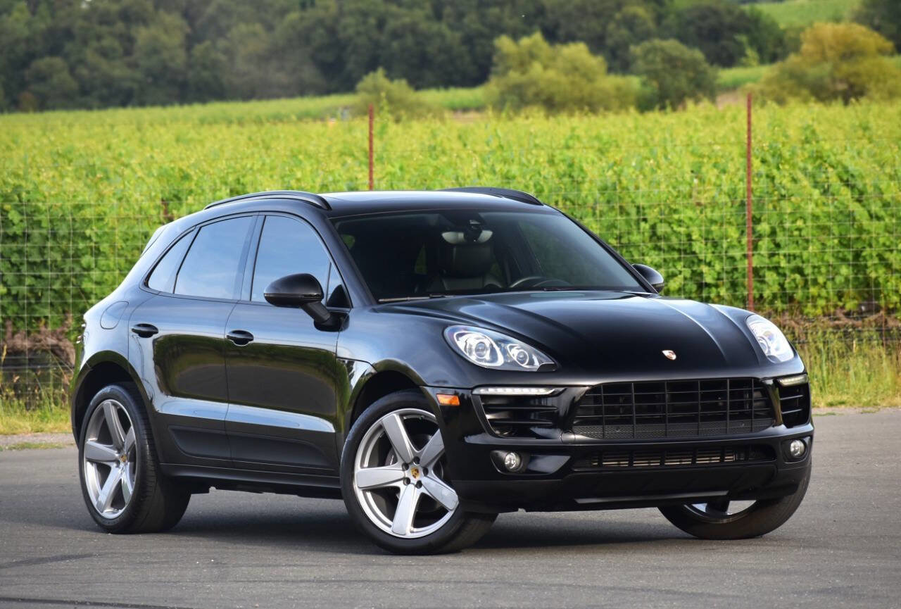 Used 2017 Porsche Macan AWD/4WD image 1