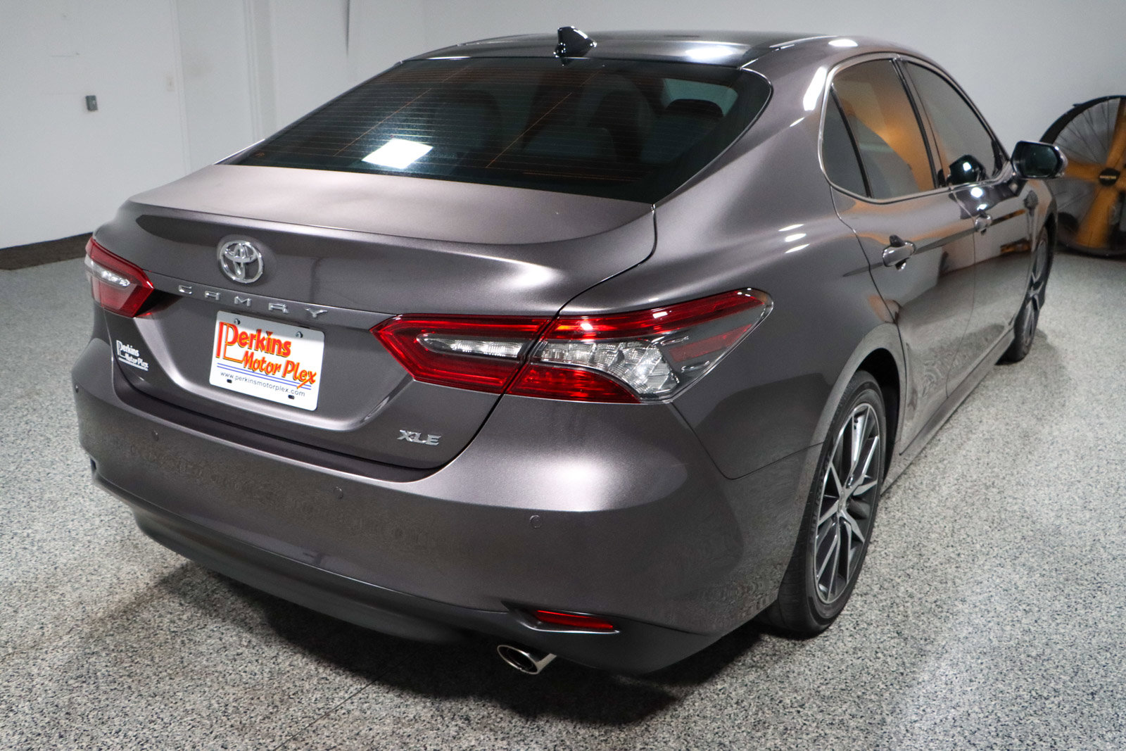Used 2022 Toyota Camry XLE w/ Navigation Package image 7
