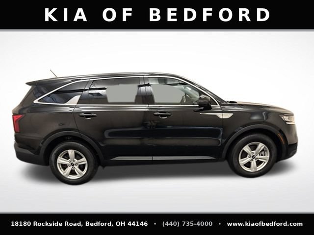 Certified 2023 Kia Sorento LX FWD image 4