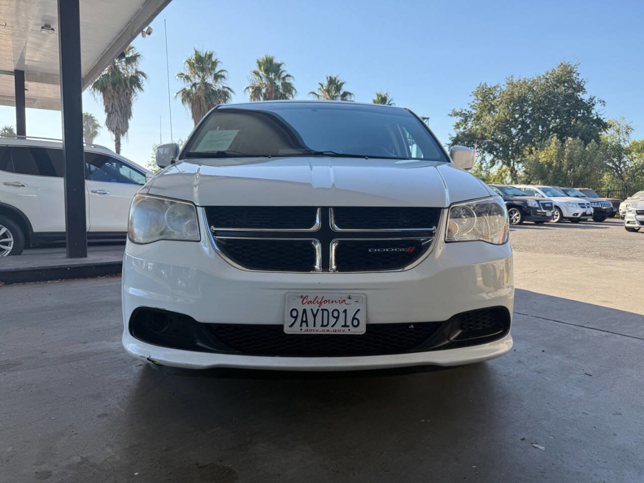 Used 2014 Dodge Grand Caravan SXT FWD image 28