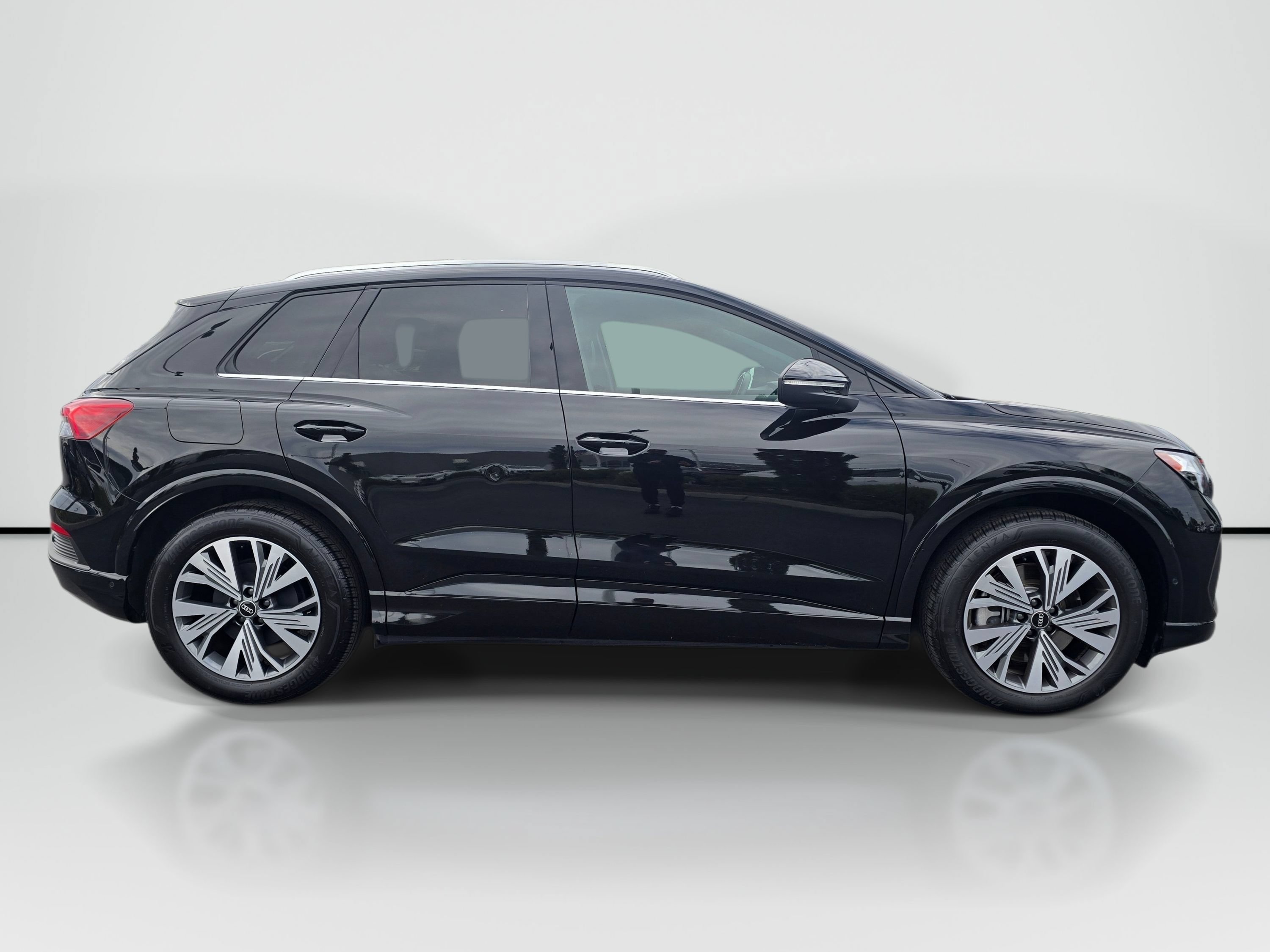 Used 2023 Audi Q4 e-tron Premium Plus w/ Premium Plus RWD image 6