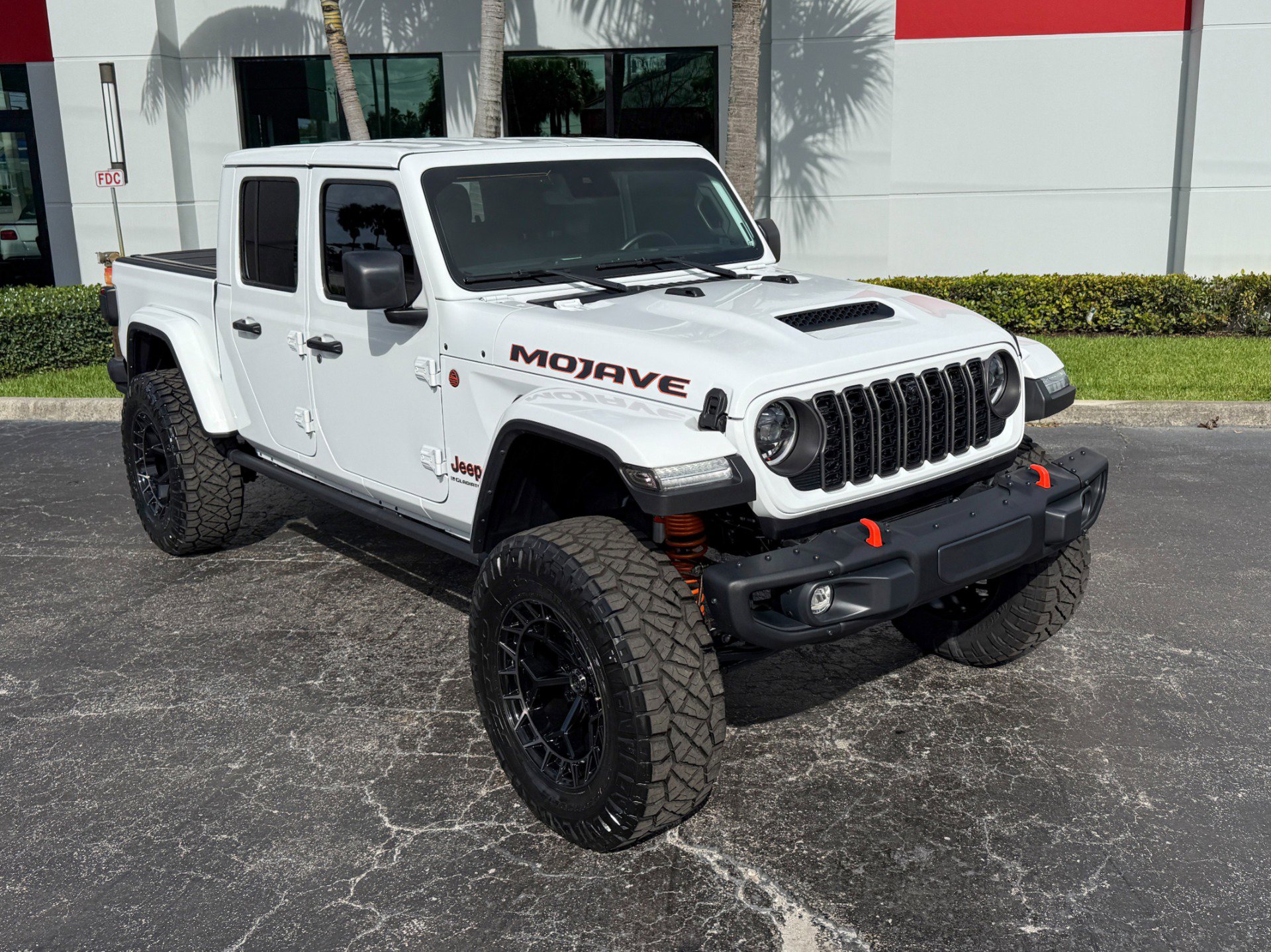 Used 2024 Jeep Gladiator Mojave AWD/4WD image 8