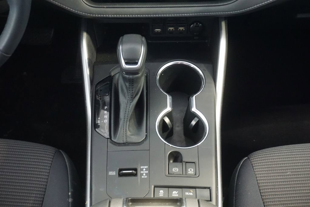 Used 2021 Toyota Highlander LE AWD/4WD image 28