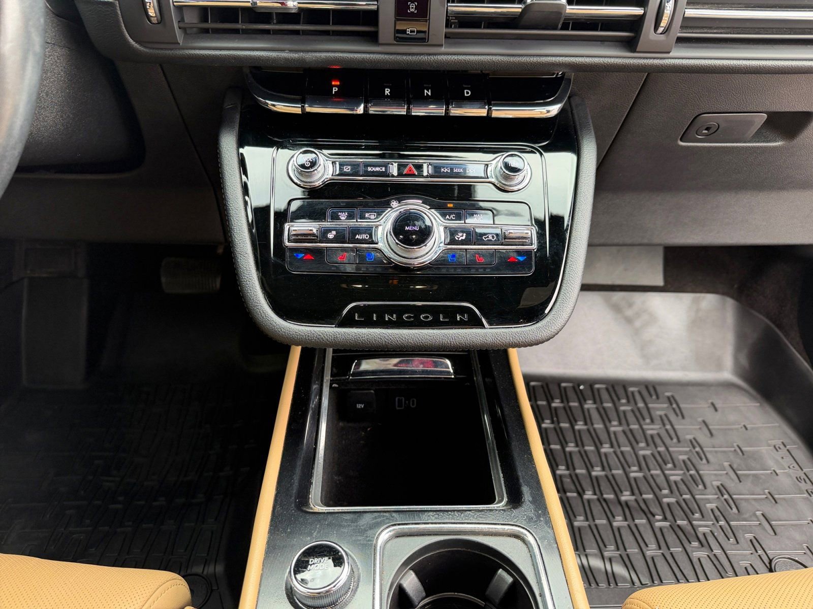 Used 2022 Lincoln Corsair Grand Touring w/ Elements Technology Bundle image 11