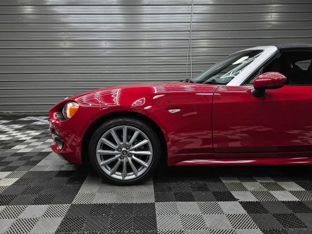 Used 2017 FIAT 124 Spider Lusso RWD image 31