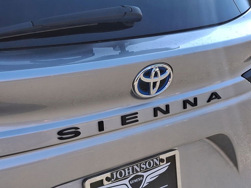 Used 2024 Toyota Sienna XLE image 24