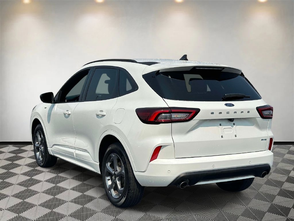 Certified 2024 Ford Escape ST-Line w/ Tech Pack #1 AWD/4WD image 5