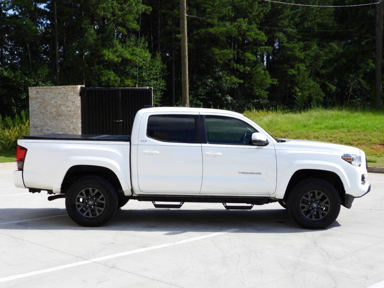 Used 2022 Toyota Tacoma SR5 w/ Technology Package RWD image 32