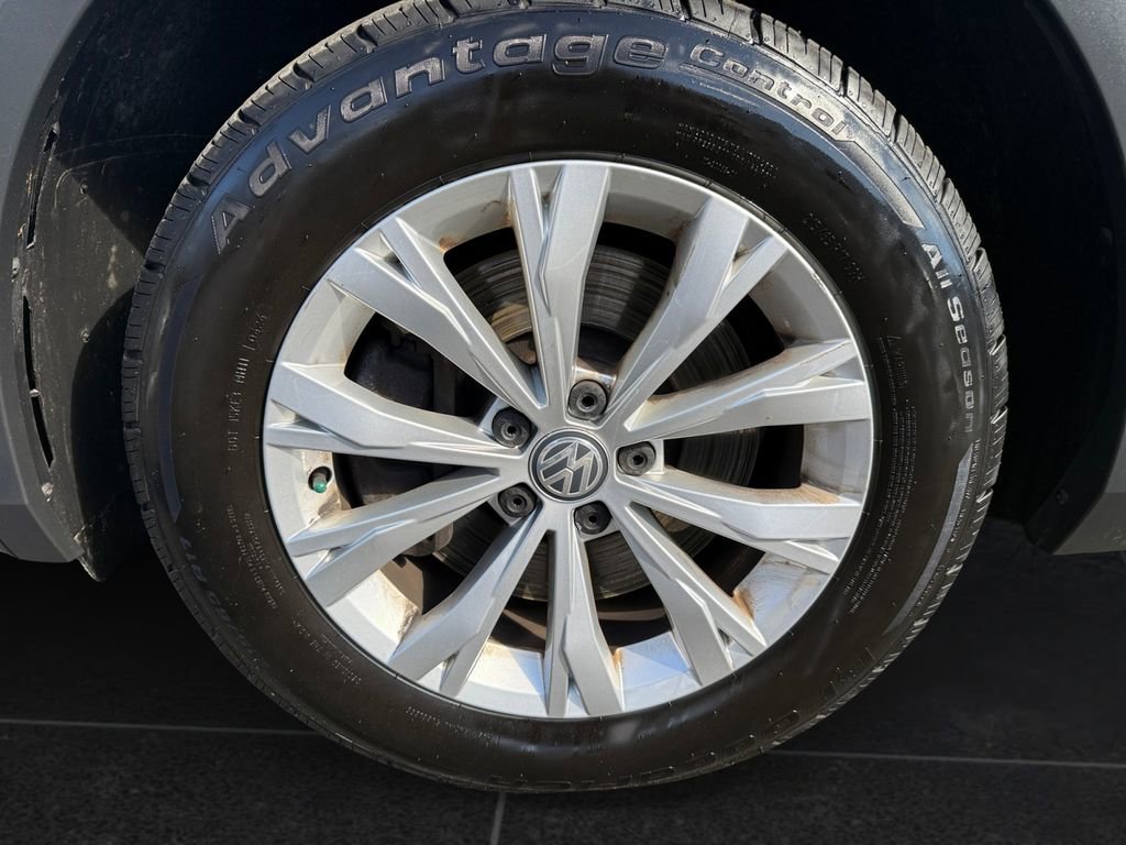Used 2018 Volkswagen Tiguan S image 9
