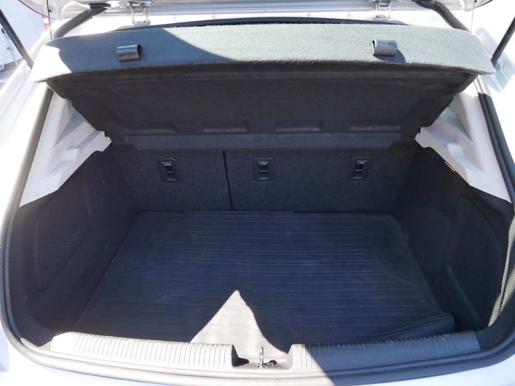 Used 2017 Chevrolet Cruze LT w/ Convenience Package image 9