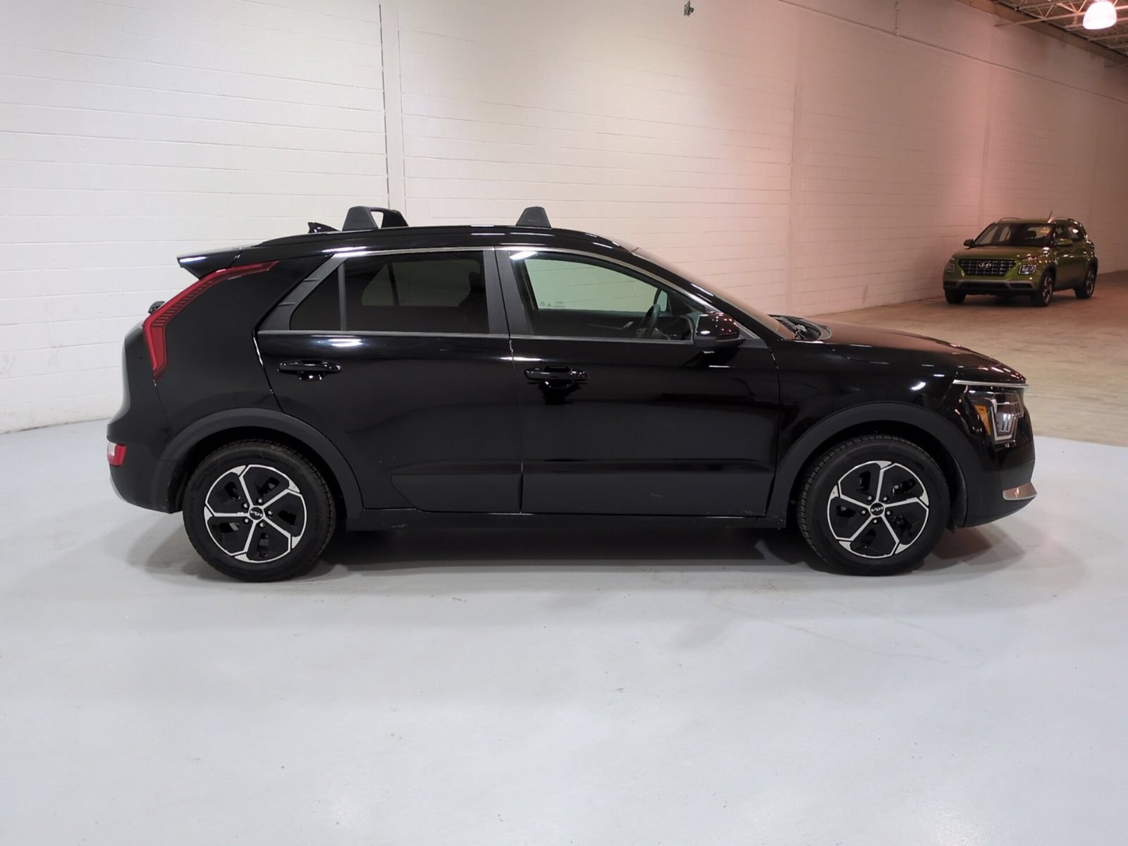 Certified 2024 Kia Niro LX FWD video 2