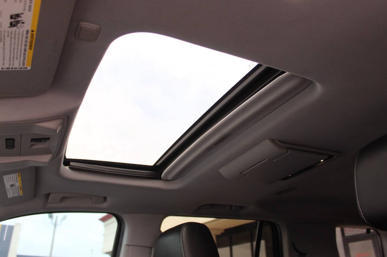 Used 2015 Chevrolet Tahoe LTZ AWD/4WD image 24