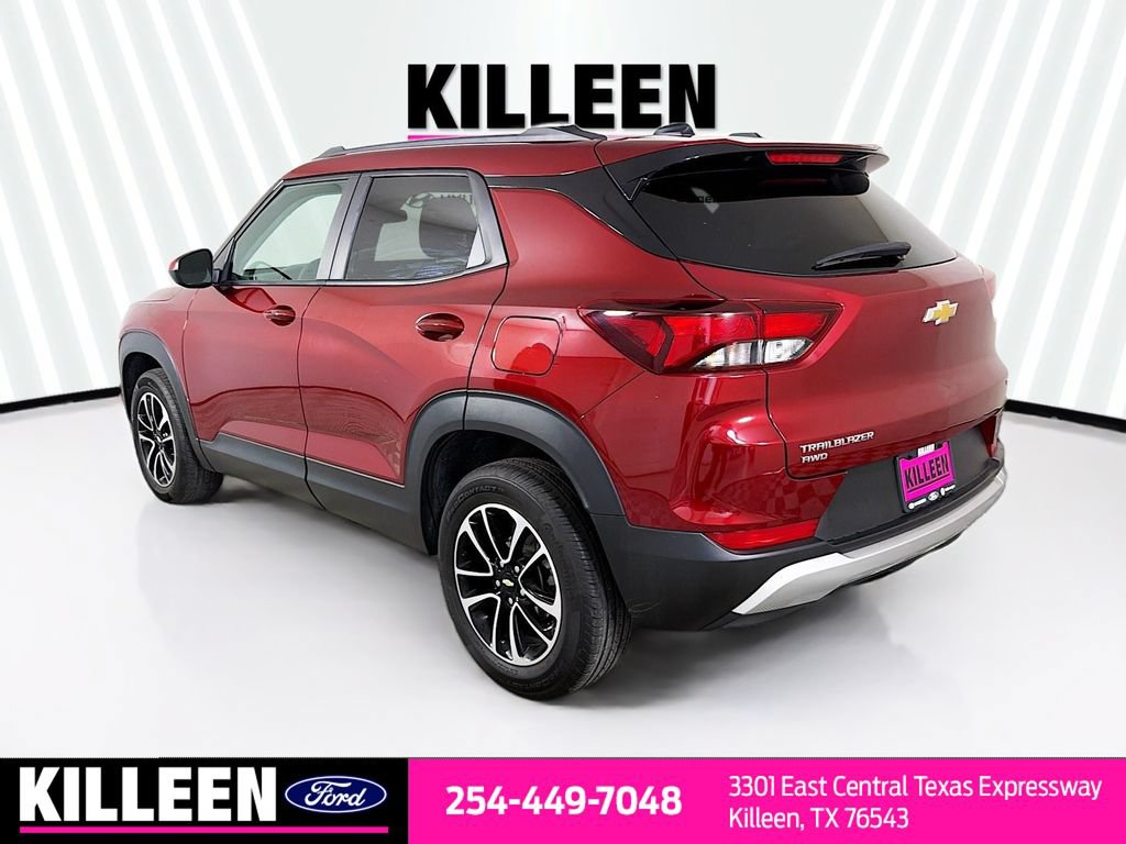 Used 2025 Chevrolet TrailBlazer LT AWD/4WD image 7