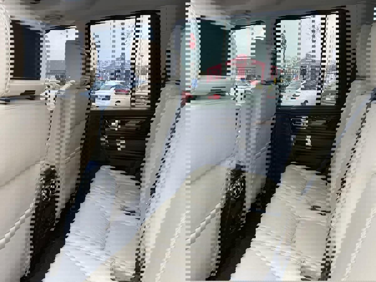 Used 2015 Land Rover LR4 HSE LUX image 30